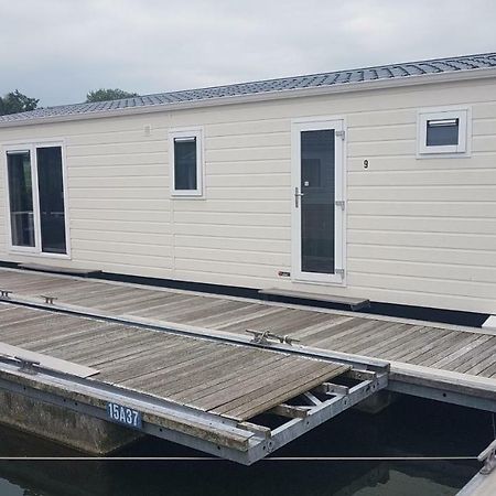 BestMarine Waterchalets Flevo Marina Lelystad Exterior foto