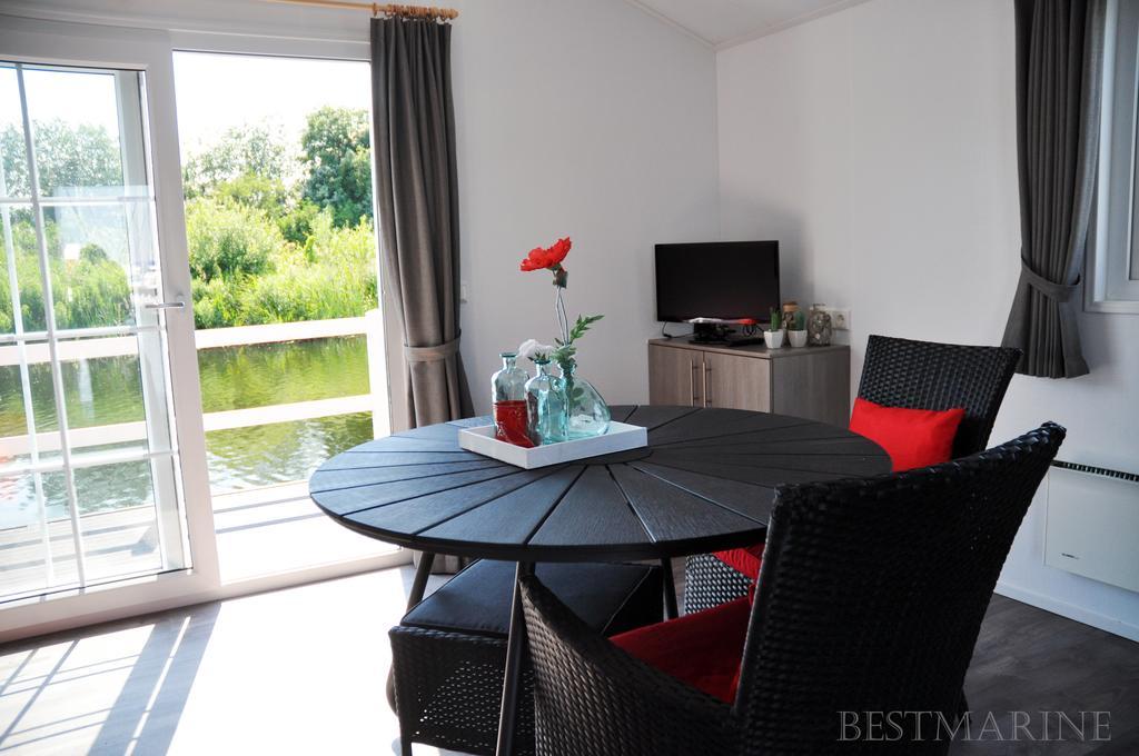 BestMarine Waterchalets Flevo Marina Lelystad Zimmer foto