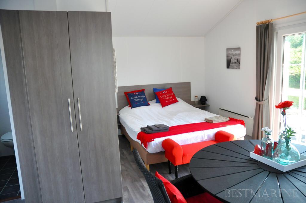 BestMarine Waterchalets Flevo Marina Lelystad Zimmer foto