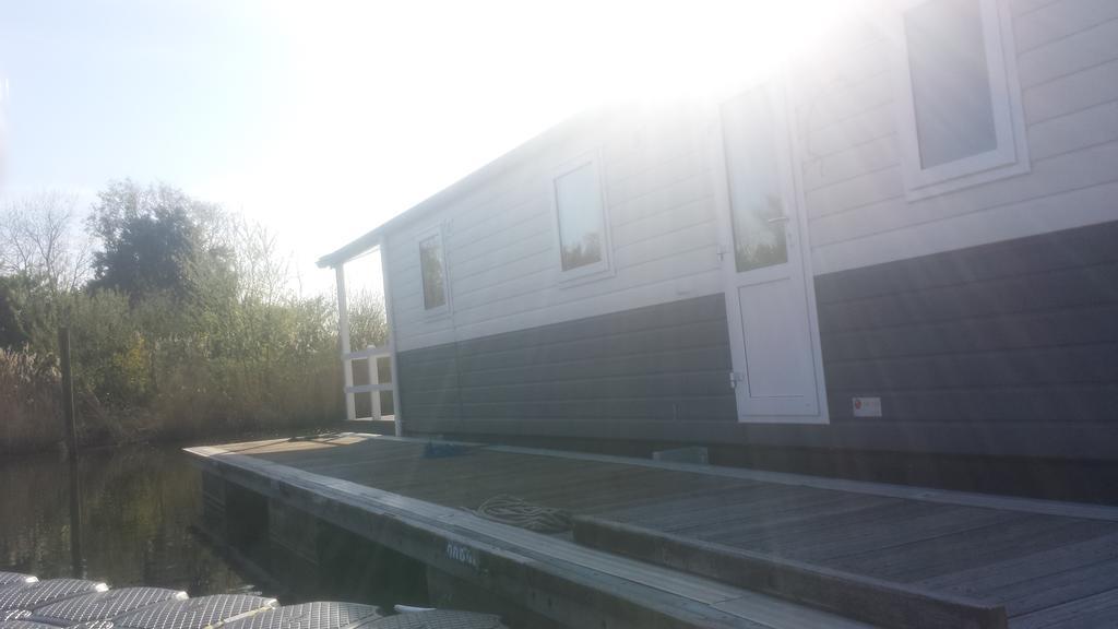 BestMarine Waterchalets Flevo Marina Lelystad Exterior foto