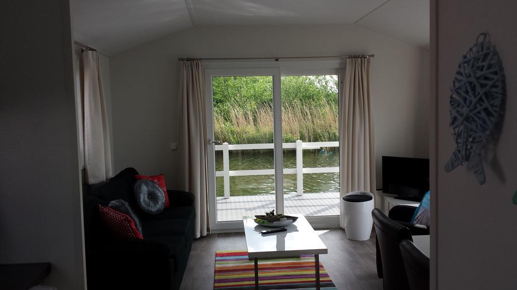 BestMarine Waterchalets Flevo Marina Lelystad Exterior foto
