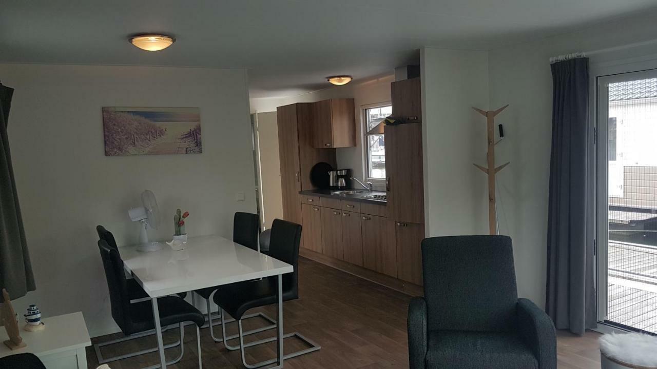 BestMarine Waterchalets Flevo Marina Lelystad Exterior foto